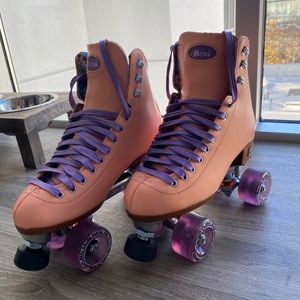 Moxi Beach Bunny skates; Peach Blanket 🛼